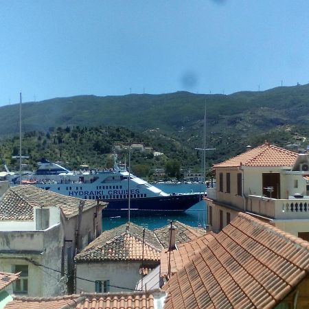 Betty'S Apartments Poros Town Buitenkant foto