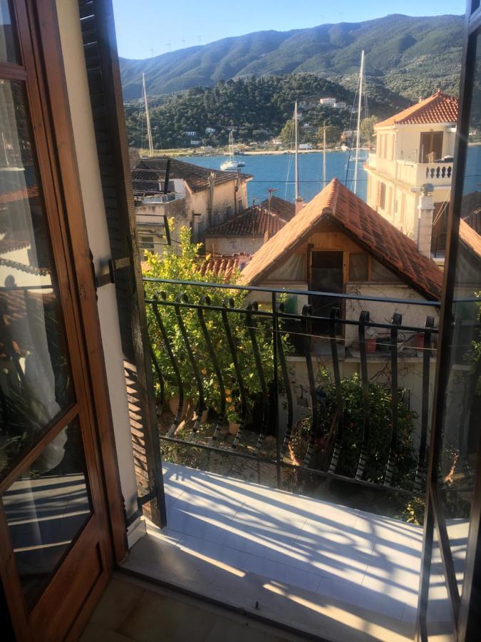 Betty'S Apartments Poros Town Buitenkant foto