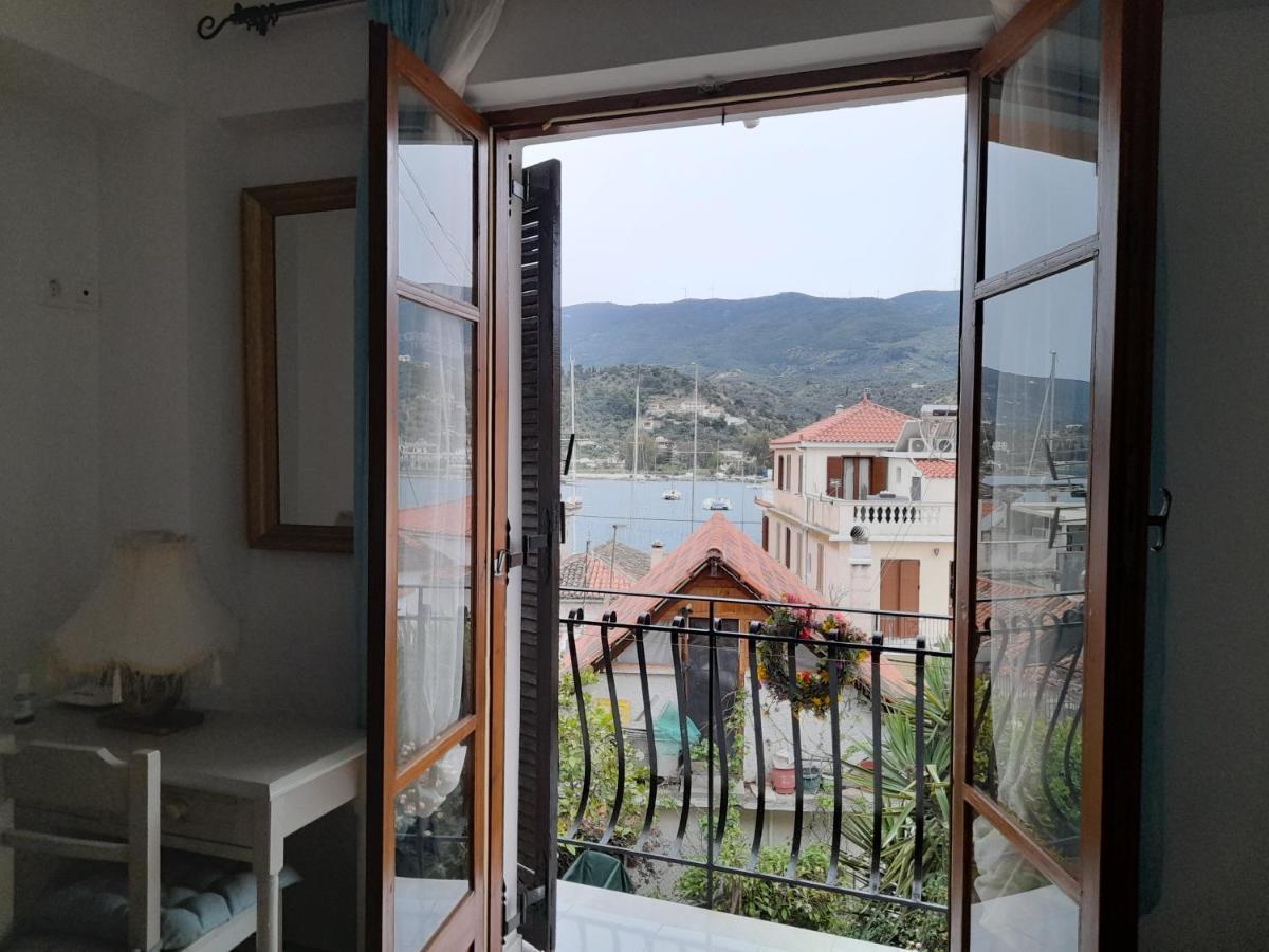 Betty'S Apartments Poros Town Buitenkant foto