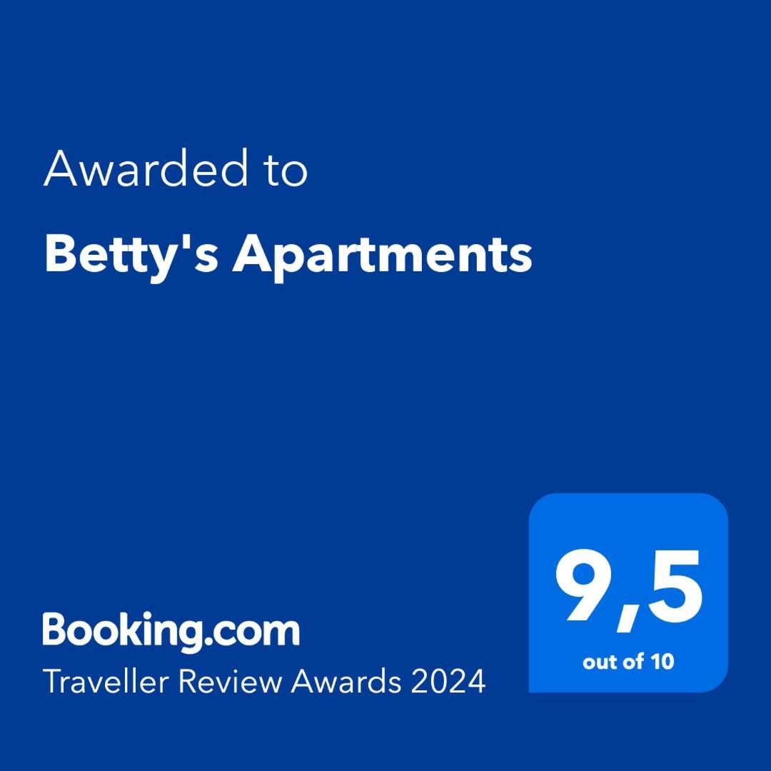 Betty'S Apartments Poros Town Buitenkant foto