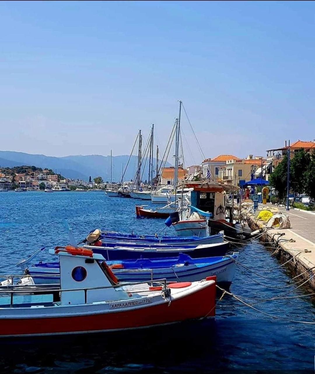 Betty'S Apartments Poros Town Buitenkant foto