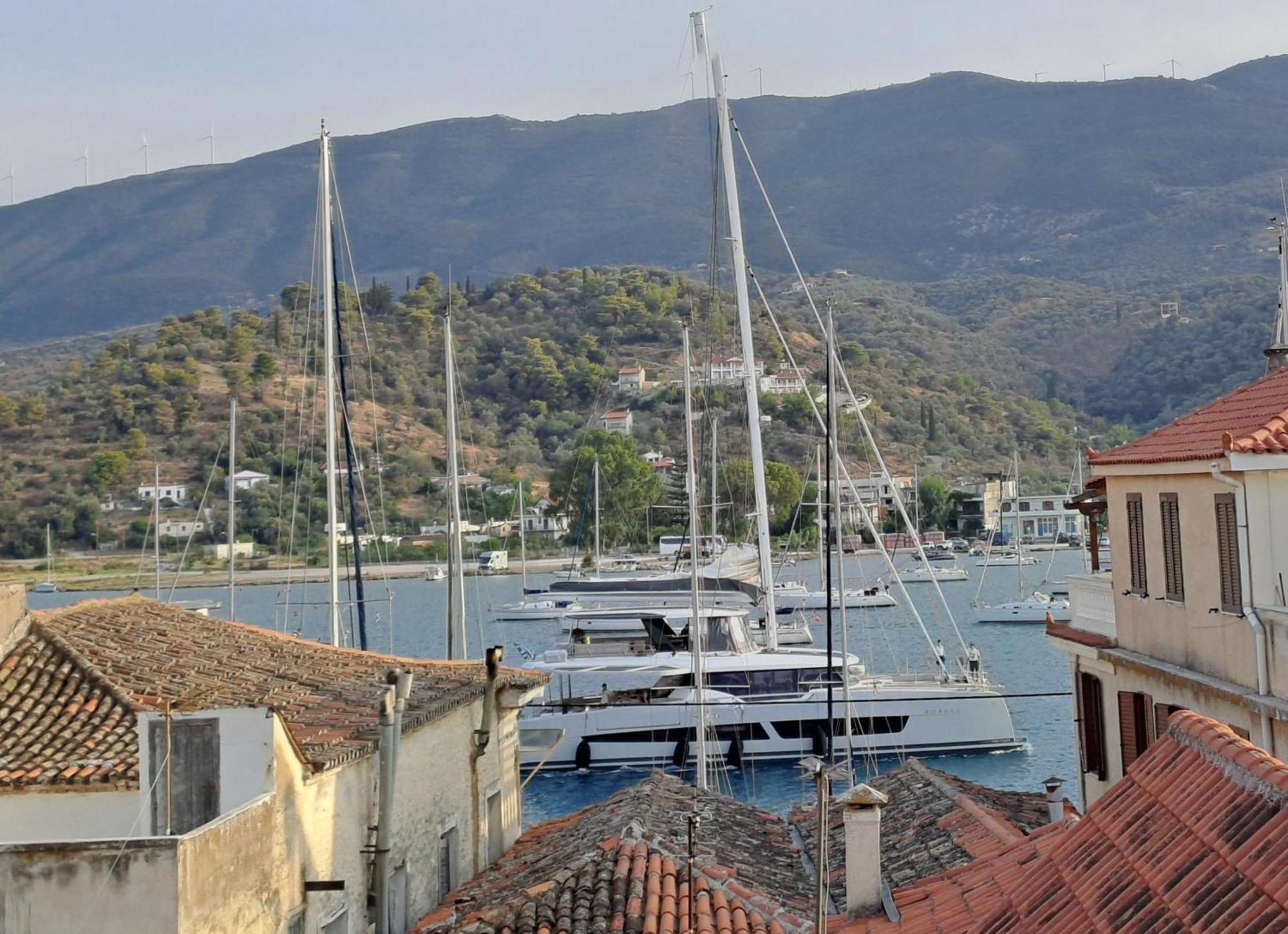 Betty'S Apartments Poros Town Buitenkant foto